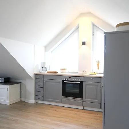 Andreas-nielsen-str. 12, W3 Apartment *